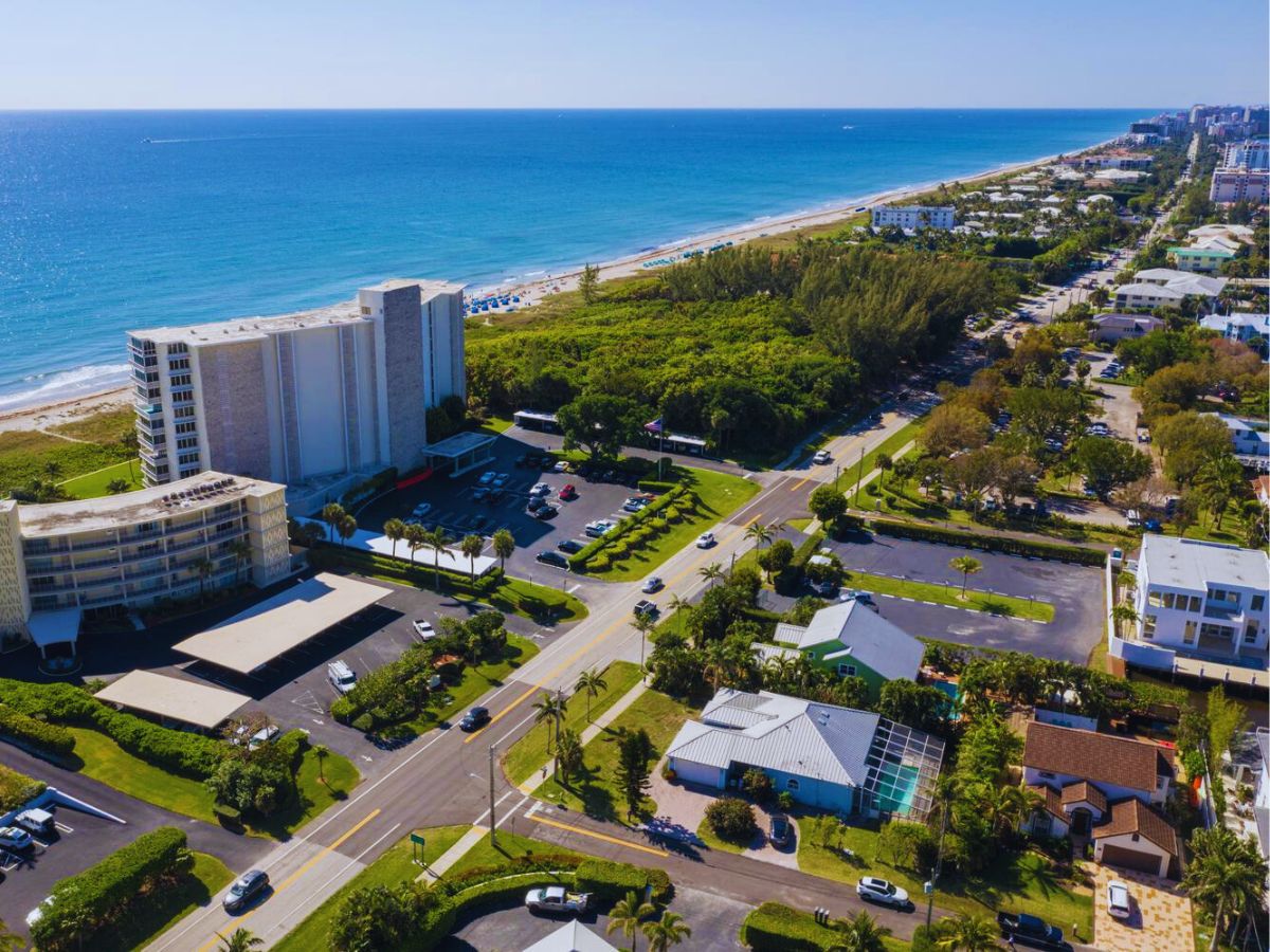 Aerial drone photo neighborhoods, Boynton Beach, FL Aerial drone photo neighborhoods, Boynton Beach, FL